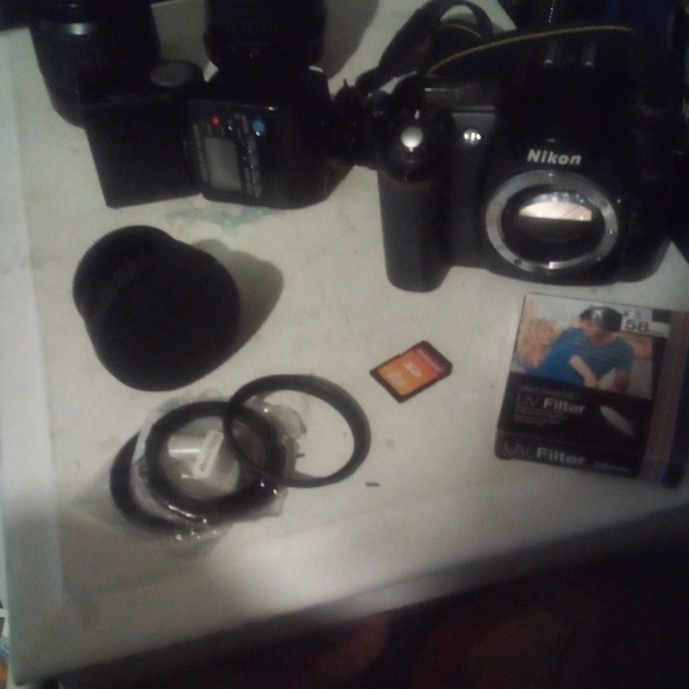 Nikon digital camera - Picture 2 of 2